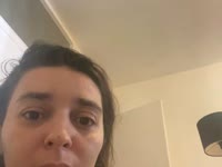 Hey coucou toi, moi c’est Loly, 30 ans et maman de 4 enfants! Par ou commencer... Je suis une modèle webcam charismatique, sensuelle et naturelle. J’adore créer un espace de confiance où l’on peut s’amuser, se découvrir et s’exprimer librement. Ceux qui me connaissent disent que je suis drôle, coquine, attentionnée et très curieuse ^^. Je fais en sorte que mes visiteurs se sentent à l’aise, désirés et importants. Ici, il ne s’agit pas seulement de regarder : je t’invite à vivre une vraie expérience de connexion, d’intimité et de plaisir partagé. J’aime discuter, jouer, explorer les fantasmes et te faire vivre un moment inoubliable