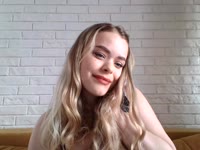 I’m a calm, open-minded and positive person who enjoys meaningful conversations and genuine connections. I appreciate respect, kindness and good energy. I’m easy to talk to, attentive, and I like creating a comfortable, relaxed atmosphere where people feel welcome and appreciated.