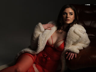 cam girl masturbating with vibrator CarolynLovie