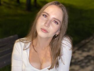 naked cam girl fingering pussy ChuMyrlie