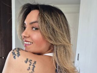 hot cam girl fingering JuliettaDiaz