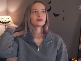 girl topless chat RessieKaua