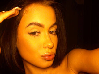 camgirl playing with sextoy RuthieMichieli