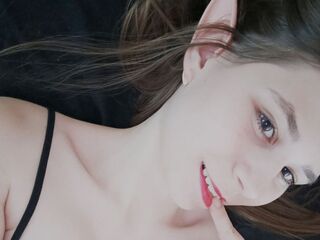 nude cam pic TinishaDubbert