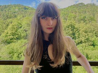 camgirl masturbating with sex toy SarraNoir