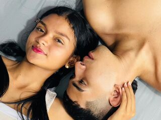 camgirl hjerking off boyfriend BlakeAndJess