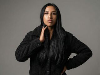 beautiful girl webcam AdaharaBanks