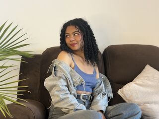 sexy webcamgirl AddanasDaven