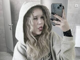 girl webcam show AlicaUwu