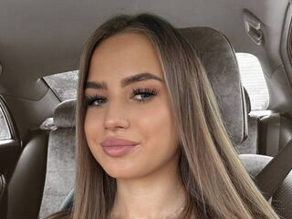 camslut spreading pussy AliceCire
