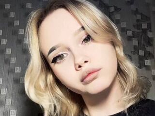 cam girl masturbating with sextoy AlmaLonabaugh