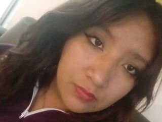 cam girl playing with vibrator AnilyLee