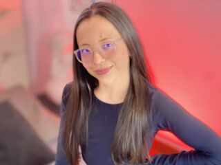 chat with cam AnniaLara