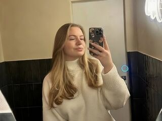 girl showing pussy AryaThomas