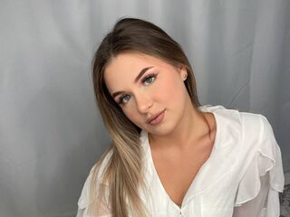 camgirl playing with dildo BeliaPuliafico