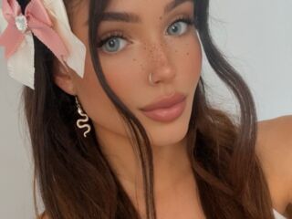 webcamgirl video chat BellaSophiaSky