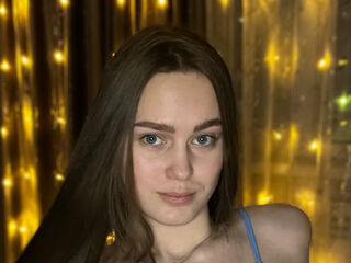 camgirl showing tits BernardineCaiafa