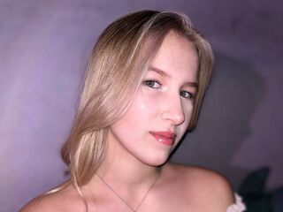 naked girl with webcam BettyKirsy