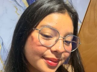 cam girl playing with sextoy CamilaGat