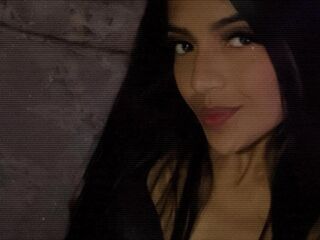 camgirl chatroom CamyRoux