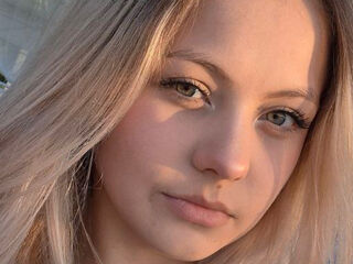 naked cam girl masturbating with vibrator CarissaRolark