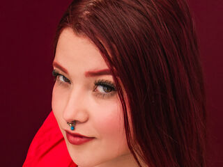 naked camgirl masturbating with dildo CelesteVertusk