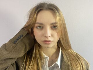 nude webcam girl photo ChariseKuhnke