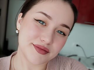 naked girl with webcam masturbating with vibrator CharyBingg