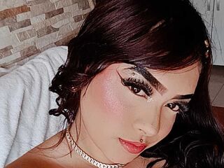 camslut showing pussy ChloeCosta