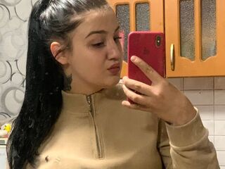 hot cam girl masturbating with dildo ChlooeNoir