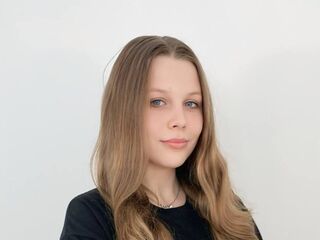 camgirl fingering pussy ChristianeSivie