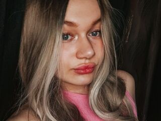 naughty cam girl masturbating with dildo CirillaAkerman