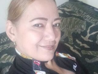 live webcam performer ClauTaylor