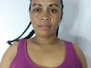 hot cam girl fingering pussy ClaudineVan