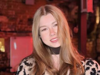 livesex cam girl DainaThroneberry