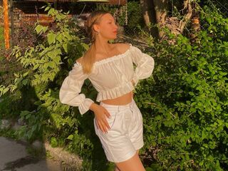 camgirl porn cam DaynaMiller