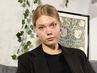 girl webcamsex DonellaAndra