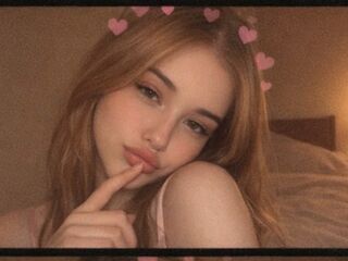 webcam live show ElaraWinslow