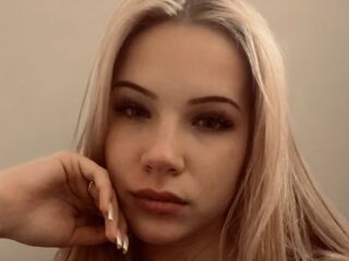 cam girl playing with dildo EleonoraTutuska