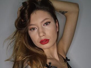 cam girl playing with sextoy ElliaBellamy