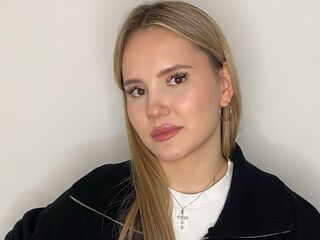 fingering webcamgirl picture EmeritaParra