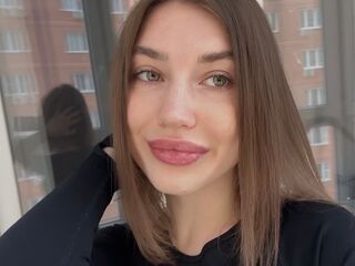 cam girl playing with vibrator EvaAtom