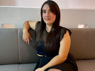 cam girl playing with vibrator EvvaCollins