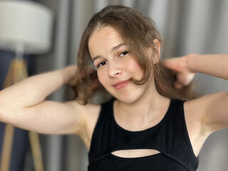 camgirl playing with vibrator GemmaHatchett