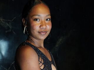 camgirl playing with sextoy HannahLabel