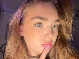 camslut showing tits IngePingrey