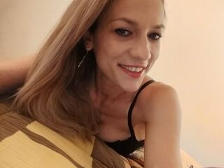beautiful girl IsaaBella