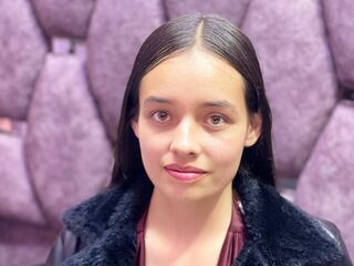 camgirl chatroom IssaMontenegro