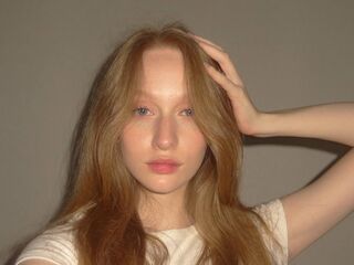camwhore masturbating with dildo JoGranieri