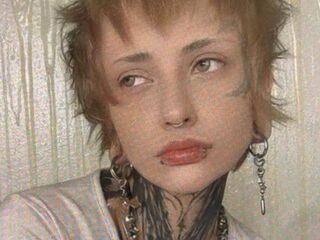 camslut showing pussy JulianeVerdier